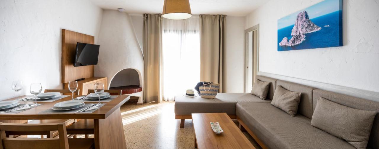 Apartamentos El Moro Сан-Антонио-Абад Экстерьер фото